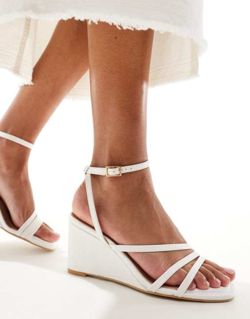 New Look – Vita, vävda sandaler med kilklackar, 4 av 4