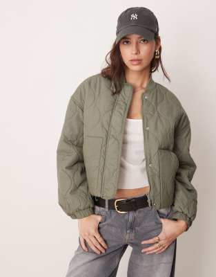 New Look - Wattierte Bomberjacke in Khaki-Grün