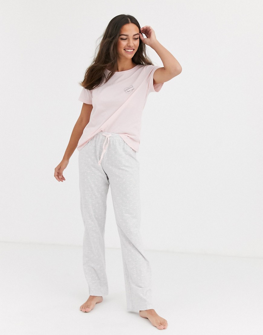 New Look – Weekends – Pyjamas med t-shirt och mjukisbyxor-Flerfärgad