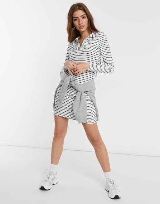 New Look – Weiß gestreiftes T-Shirt mit Kragen
