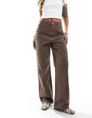 New Look - Weit geschnittene Jeans in Braun-Brown