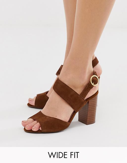 New Look wide fit asymmetric strap block heeled sandal in tan | ASOS