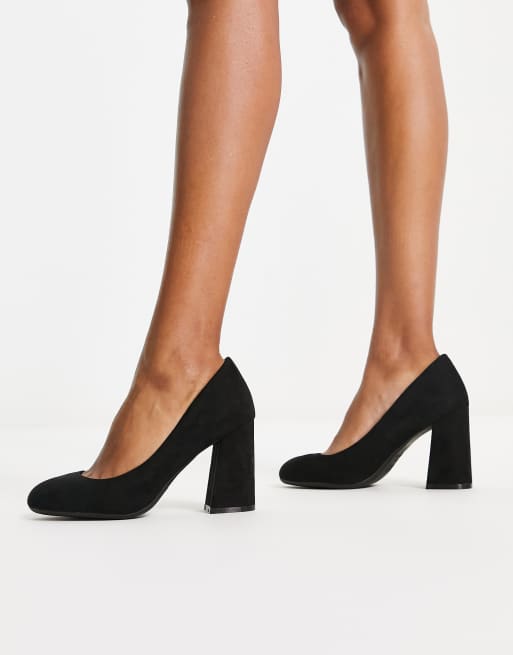 Chaussure à talon noir sale