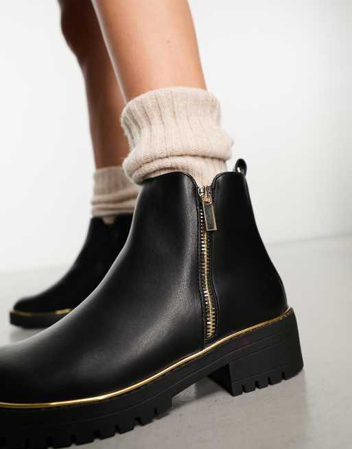 New Look Wide Fit chunky chelsea boots with hardware in black