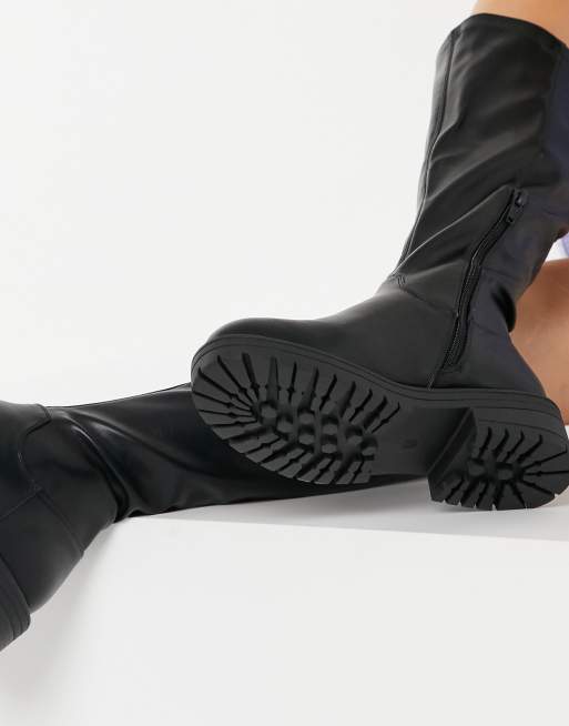 Wide fit knee hotsell high boots new look