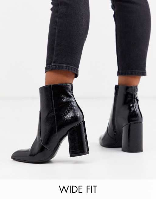 New Look Wide Fit crinkle patent PU pointed heeled boots in black | ASOS
