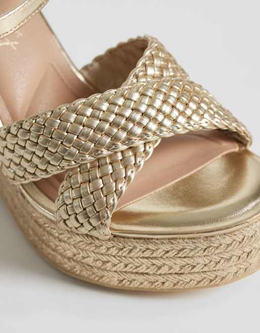 New Look Wide Fit cross strap plaited wedge sandal in gold, 2 of 4