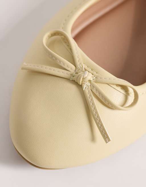 New Look Wide Fit faux leather slingback in yellow, 3 of 4