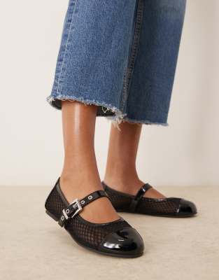 New Look Wide Fit - Flache Ballerinas aus Netzstoff in Schwarz mit Schnalle