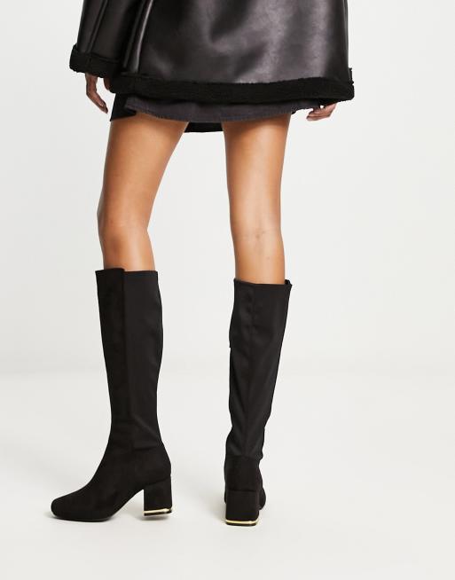 Outfit Schwarze Flache Stiefel Leder New Look Wide Fit – Flache