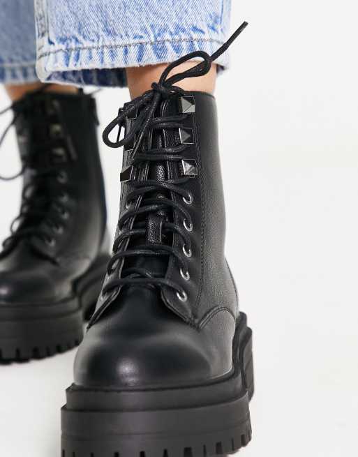 New Look Lace Up Chunky Flat Boot