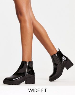 New Look Wide Fit heeled boot with zip detail in black | ASOS