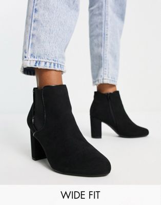 New Look wide fit heeled chelsea boots in black
