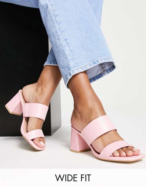 New Look Wide Fit - Sandalen met brede pasvorm, blokhak en 2 bandjes in roze
