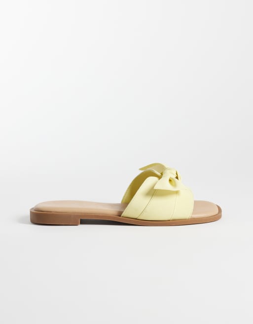 New Look Wide Fit - Sandali a pianta larga con fiocco giallo chiaro, 3 di 4