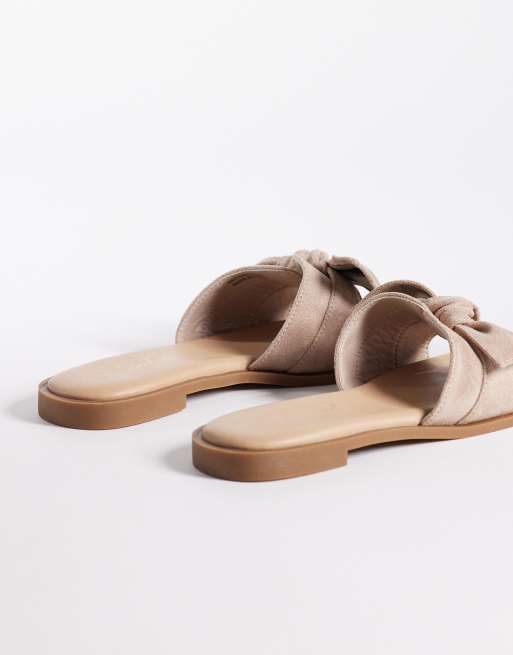 New Look Wide Fit - Sandali color visone a pianta larga con fiocco, 4 di 4