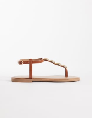  scallop detail toe post sandal in tan