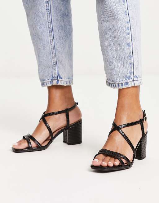 New look best sale black strappy sandals