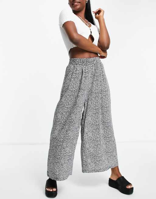 New look outlet cropped trousers