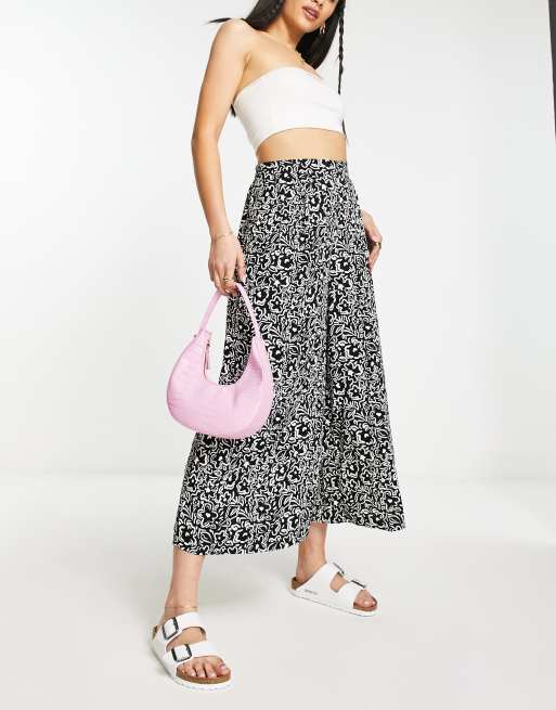 New Look wide leg cropped pants in black floral