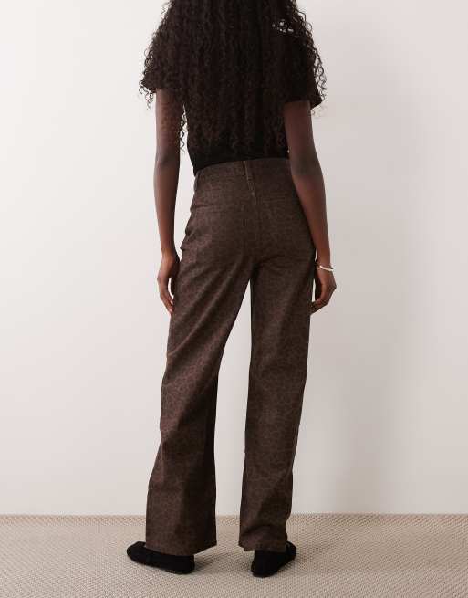New Look wide leg jeans in dark brown leopard print, 3 of 5