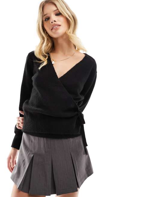 Black 2025 wrap jumper