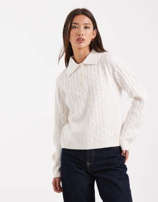 New Look - Zopfstrickpullover in Cremeweiß mit Polokragen