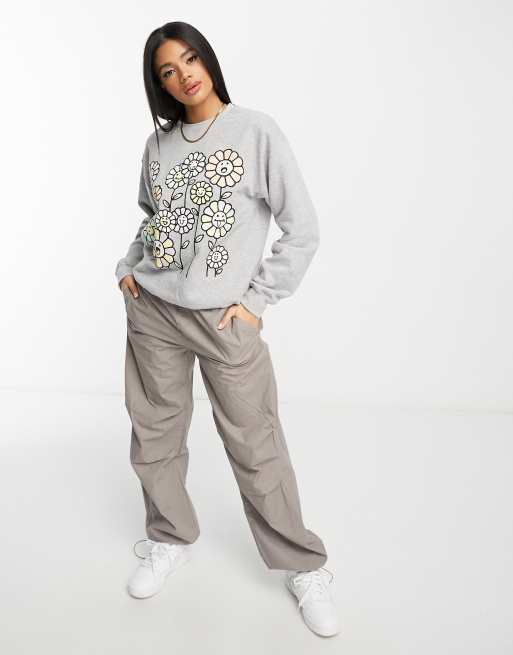 New Love Club - Grå sweatshirt med blomstergrafik, 3 af 4