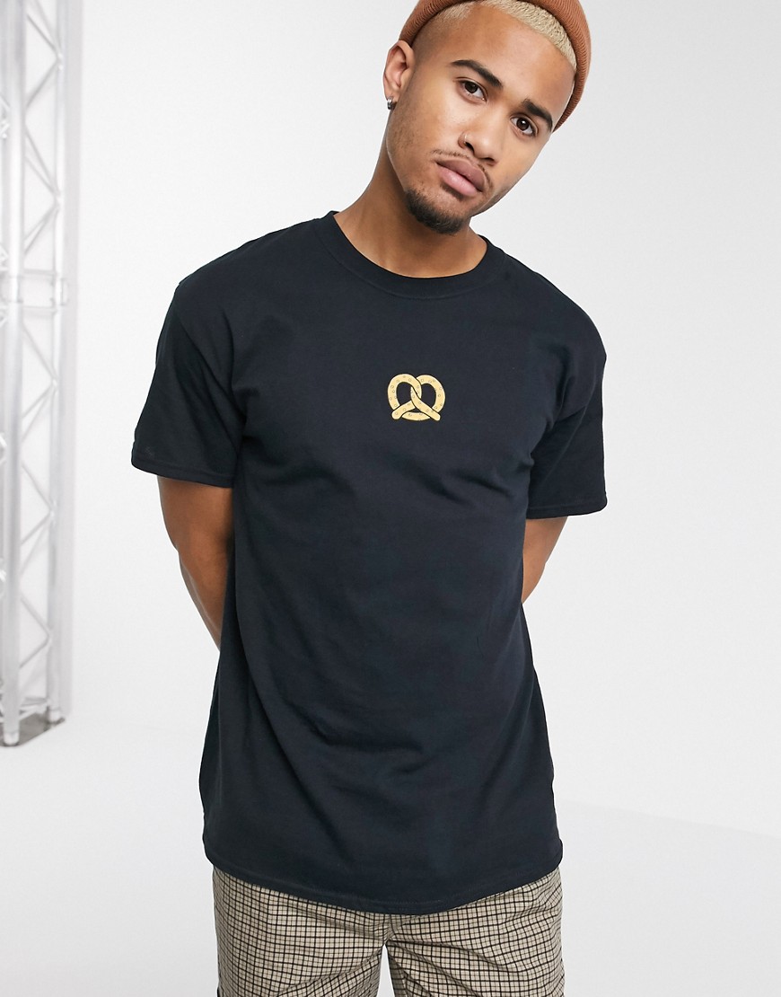 New Love Club - Oversized T-shirt met pretzelprint-Zwart