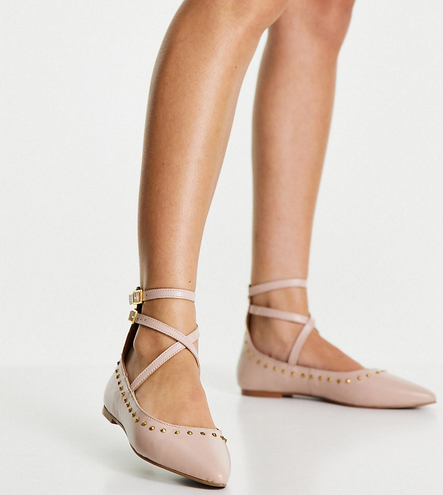 фото Нежно-розовые кожаные туфли на плоской подошве с заклепками schuh laney-светло-бежевый цвет