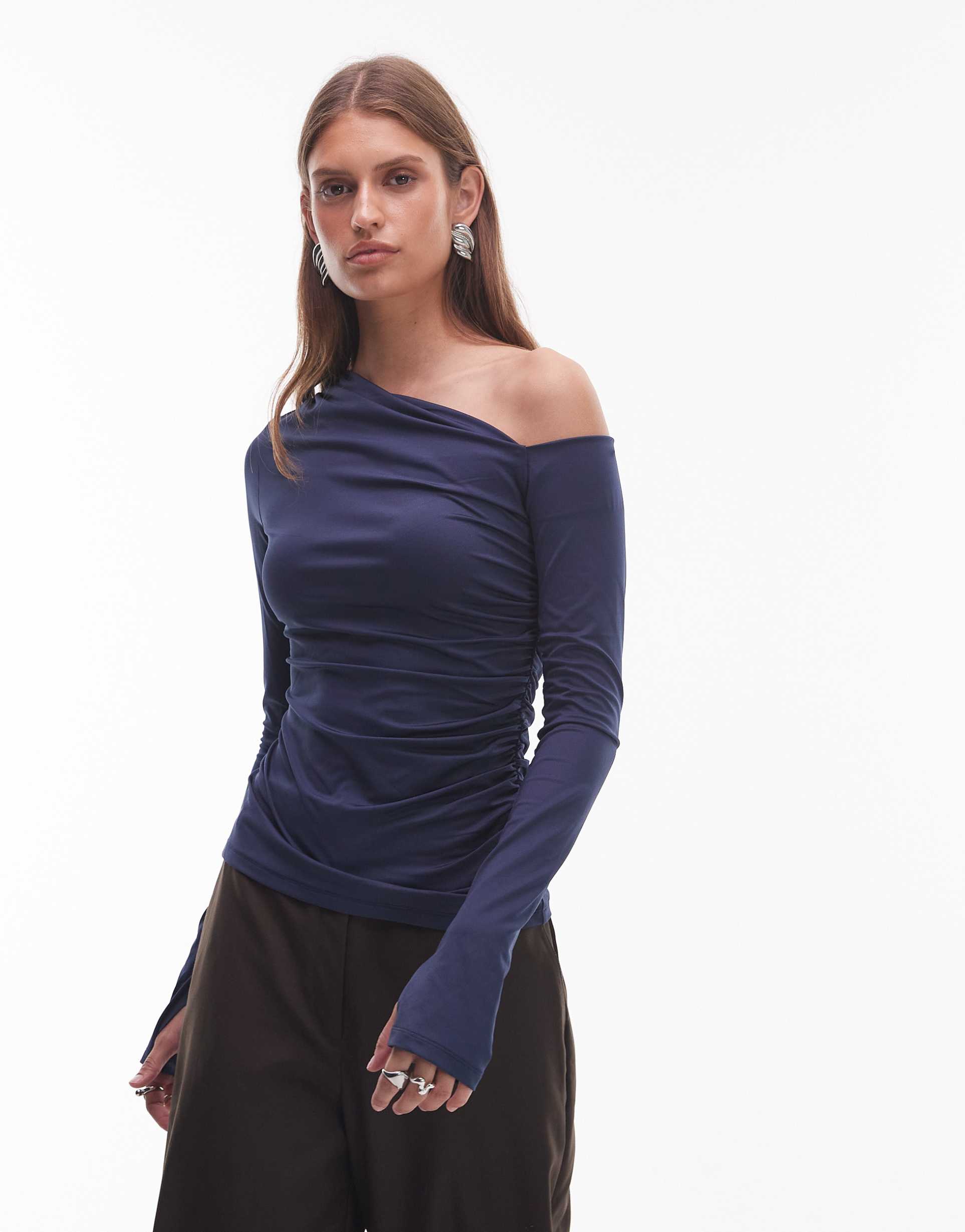 nia cleo off shoulder long sleeve slinky top in navy