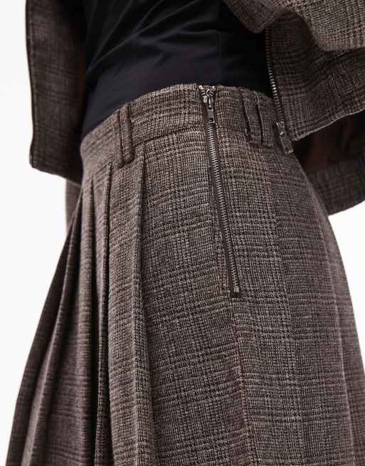 Nia fennel herringbone pleated skort co-ord in brown, 4 of 5