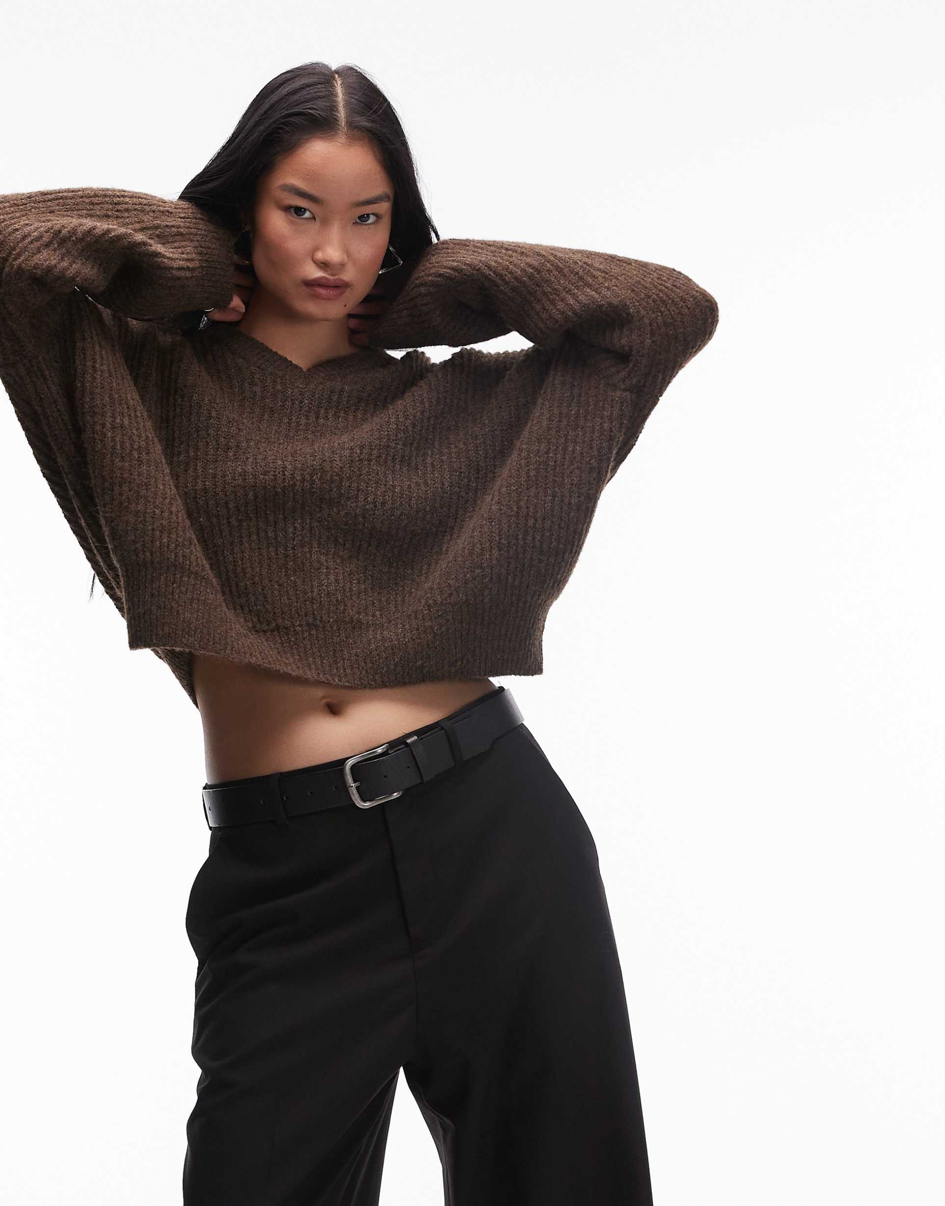 nia freya chunky knit v-neck sweater in heathered brown