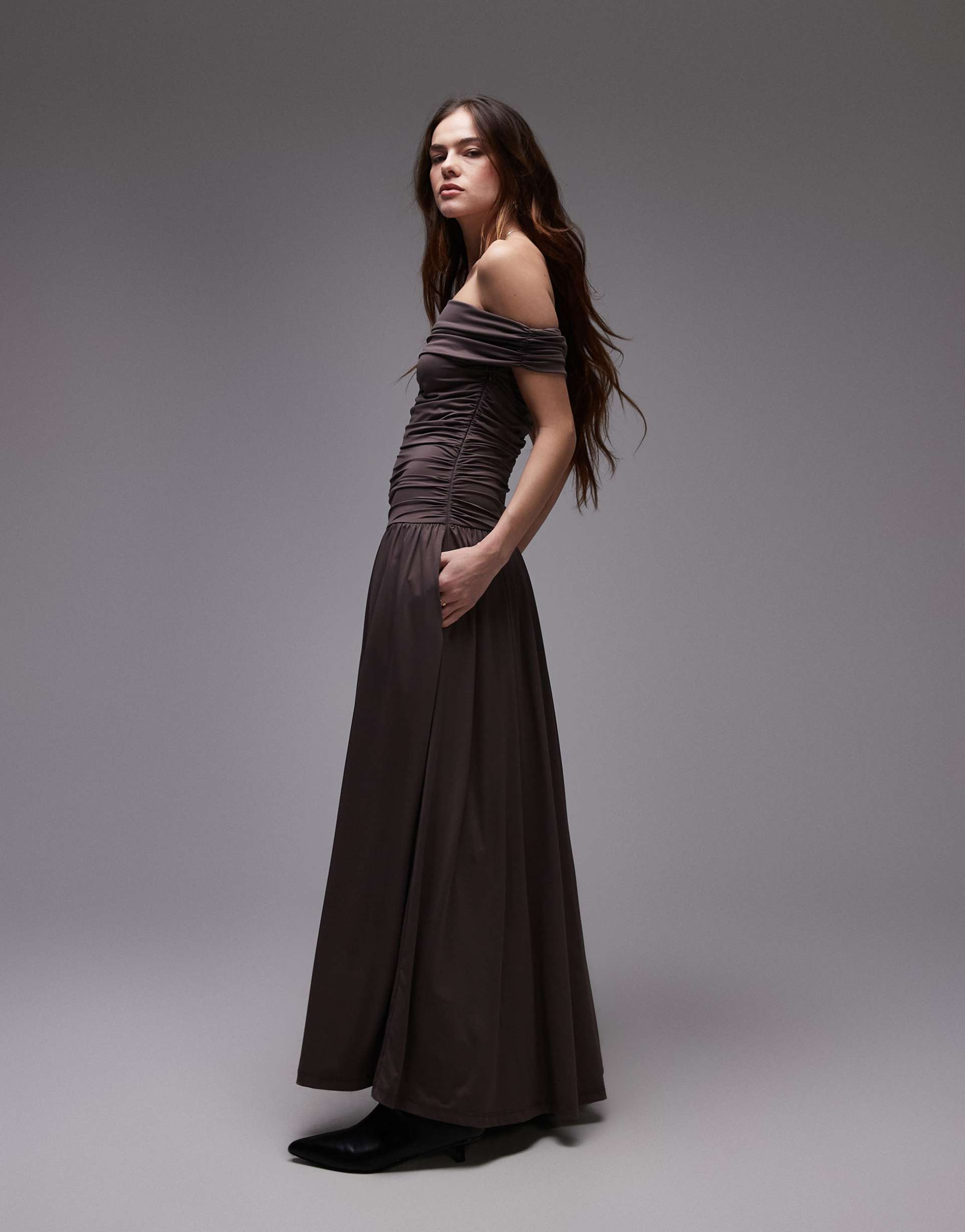 nia tammy slinky bandeau midaxi dress in sable