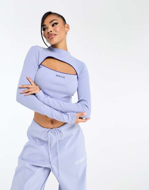 Nicce - Alia - Cropped top met col, uitsnijding en lange mouwen in lichtblauw