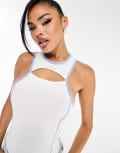 [Nicce] Nicce Alia cut out singlet top in white S WHITE