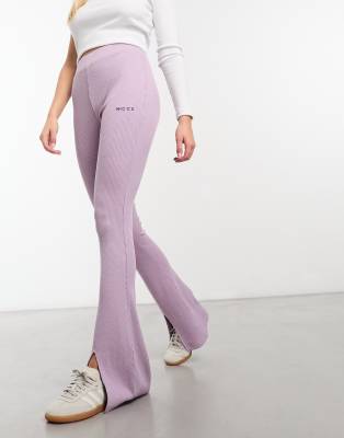 Nicce - Juno - Ausgestellte Leggings in Hellrosa mit Saumschlitzen