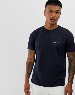 Nicce – Marinblå t-shirt med mönster på ryggen