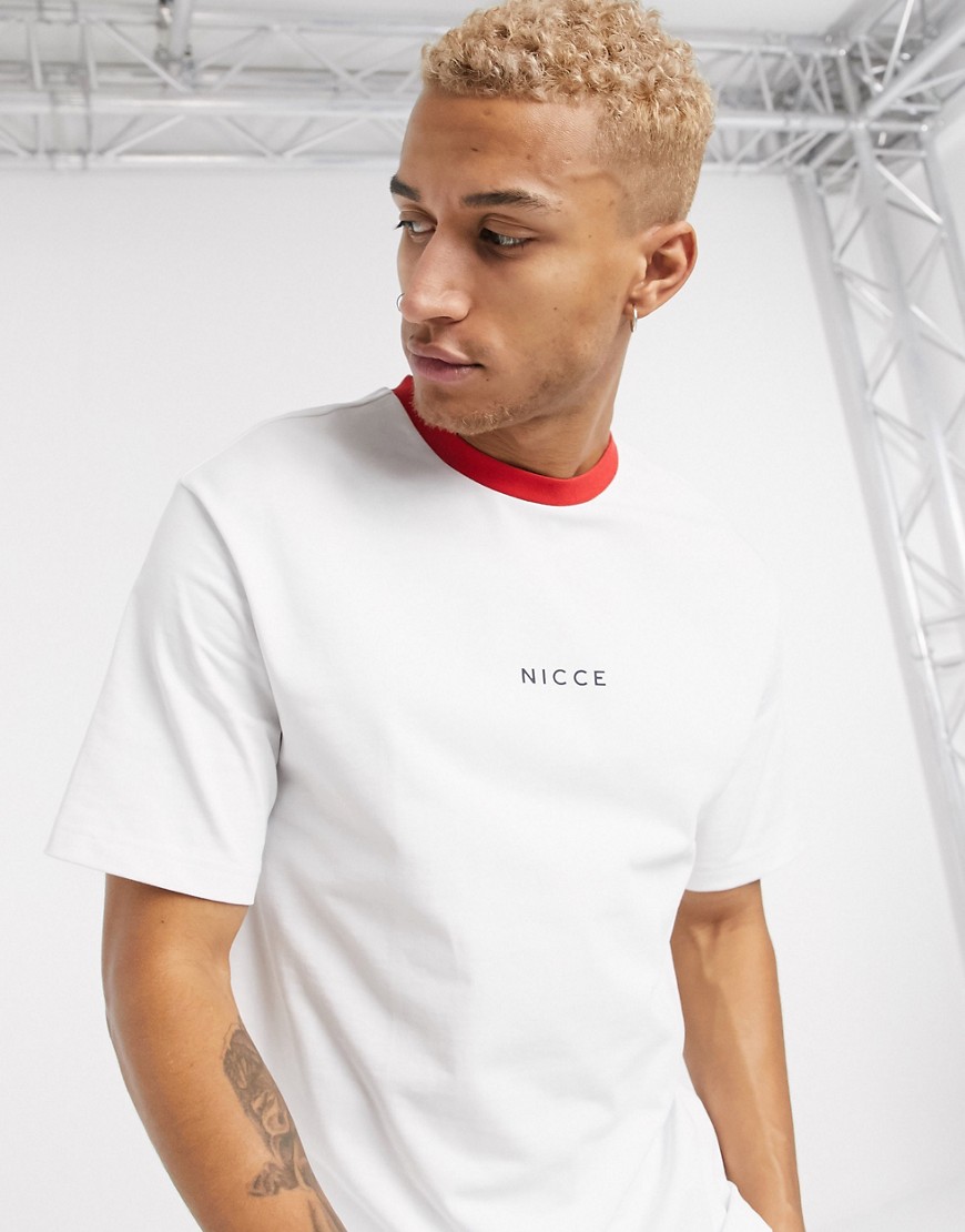 Nicce – Vit oversize-t-shirt med kontrasterande kanter