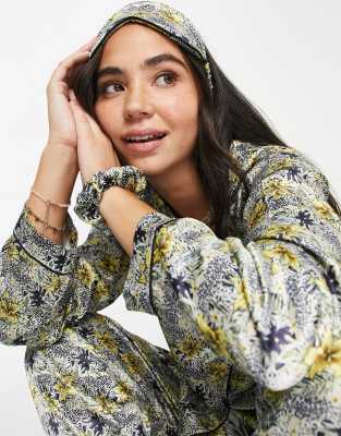 Night 5 piece pyjama gift set in tropical leopard print