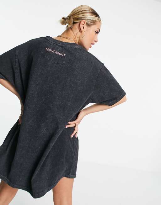 Night Addict – Family – Oversize-T-Shirtkleid in verwaschenem Schwarz, 2 von 4