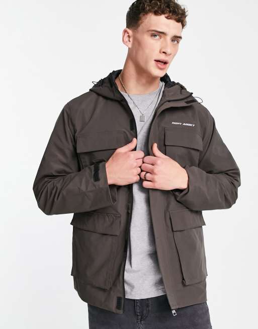 Night Addict - Giacca con quattro tasche e nastro per regolare la chiusura dei polsini marrone in coordinato