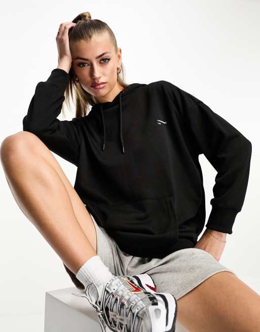 Night Addict – Kapuzenpullover in Schwarz mit „Remember“-Print