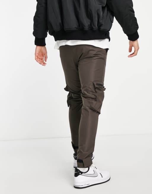 Night Addict - Pantaloni multitasche affusolati ed elasticizzati con fondo regolabile marroni in coordinato, 4 di 4