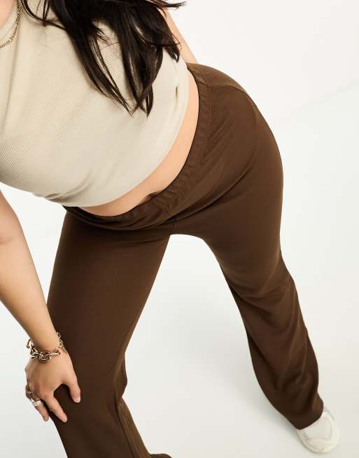 Night Addict Plus - Namya - Legging évasé en crêpe - Marron chocolat, 2 de 4