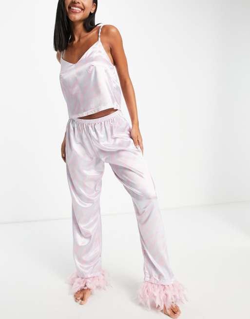 Night - Satijnen cami-pyjama met afneembare rand met imitatieveren in roze zebraprint