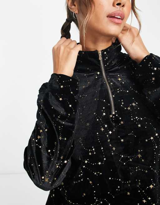 Night velvet lounge set with quarter zip in black with gold stars, 3 of 4