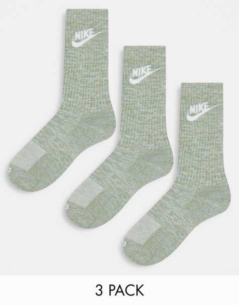 19 Skater Socks - White 3 Striped (Green / Gold / Red)