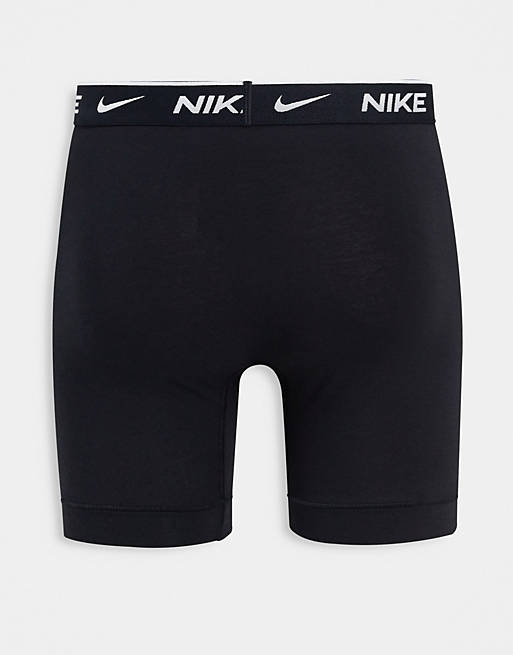 Men Underwear/Nike 3 pack of trunks in black 