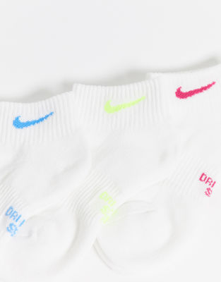 nike coloured ankle socks